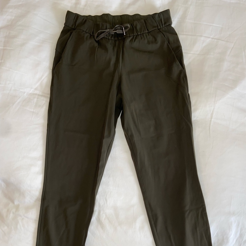 Lululemon Trouser Cropped Pant Olive Size 6